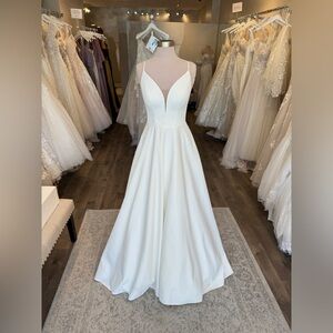 Essence of Australia Bridal Gown D3080